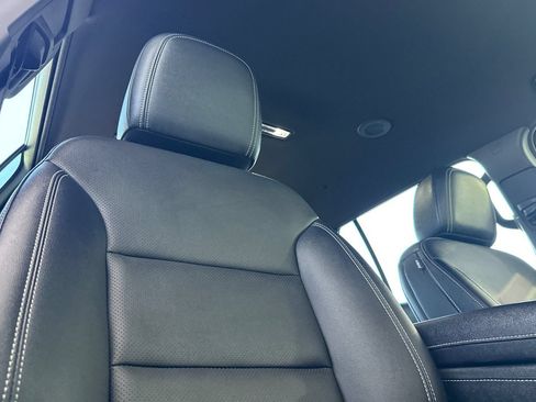 Used 2025 Chevrolet Traverse LT FWD image 18
