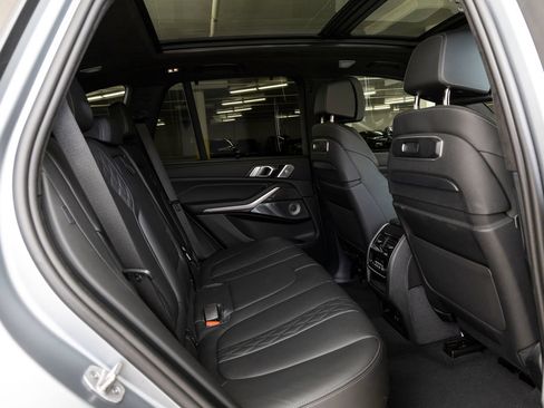 Used 2025 BMW X5 M60i AWD/4WD image 29