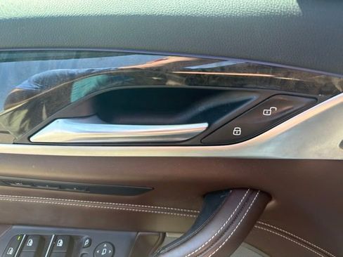 Used 2018 BMW 530e xDrive AWD/4WD image 25
