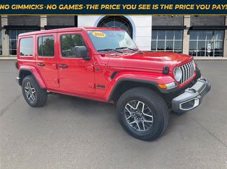 Used 2025 Jeep Wrangler Unlimited Sahara AWD/4WD video 1