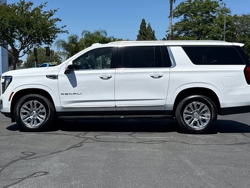 Used 2025 GMC Yukon XL Denali AWD/4WD image 8