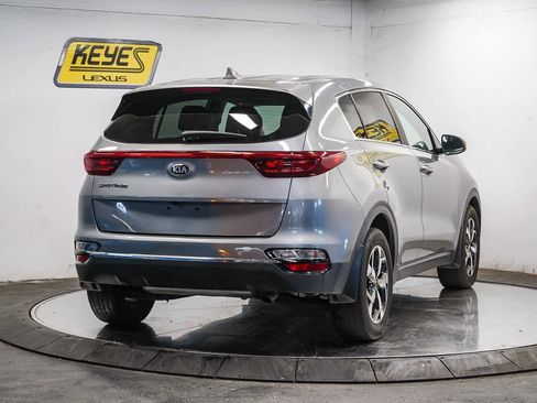 Used 2022 Kia Sportage LX image 4