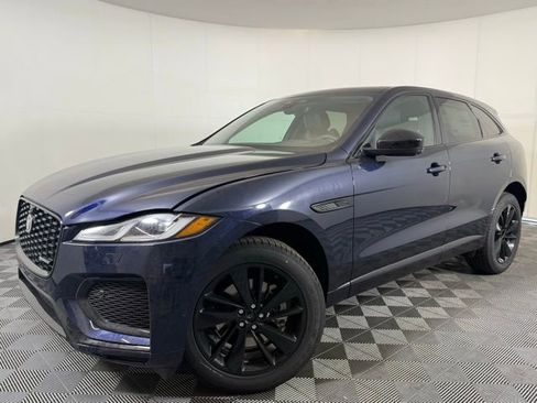 Used 2025 Jaguar F-PACE R-Dynamic S image 2