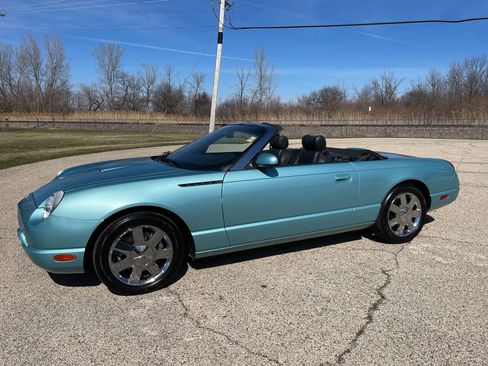 Used 2002 Ford Thunderbird RWD image 2