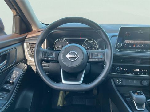 Used 2023 Nissan Rogue SV w/ SV Premium B Package FWD image 32