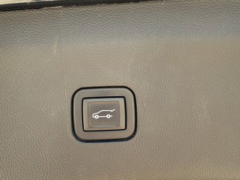 Used 2021 Buick Enclave Avenir w/ Avenir Technology Package image 26