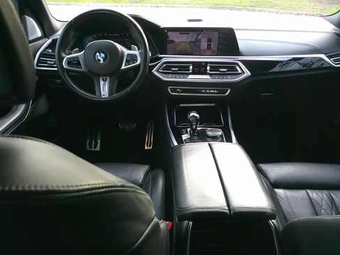 Used 2020 BMW X5 M50i w/ Executive Package image 44