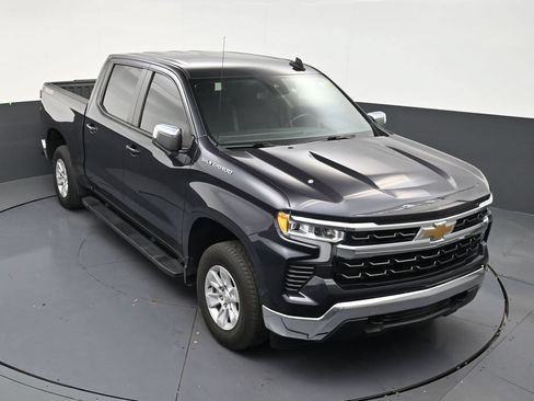Used 2023 Chevrolet Silverado 1500 LT AWD/4WD image 18