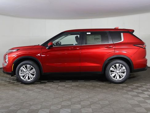 New 2026 Mitsubishi Outlander ES AWD/4WD image 17