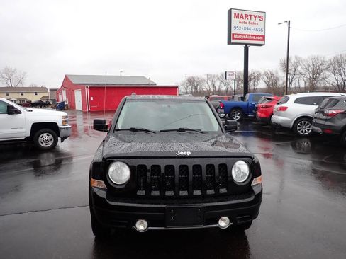 Used 2016 Jeep Patriot High Altitude image 2