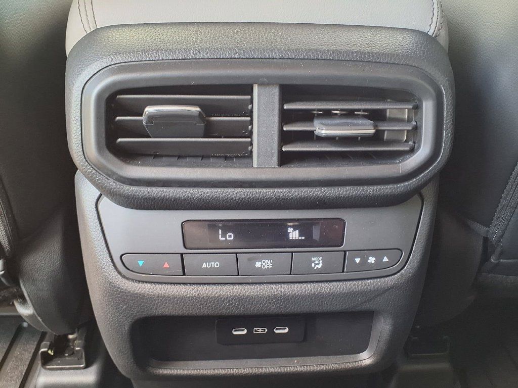 Used 2025 Honda Pilot EX-L image 16