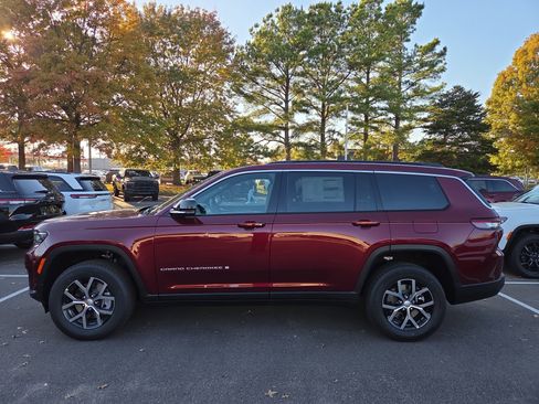 New 2025 Jeep Grand Cherokee L Limited w/ Luxury Tech Group II RWD image 2