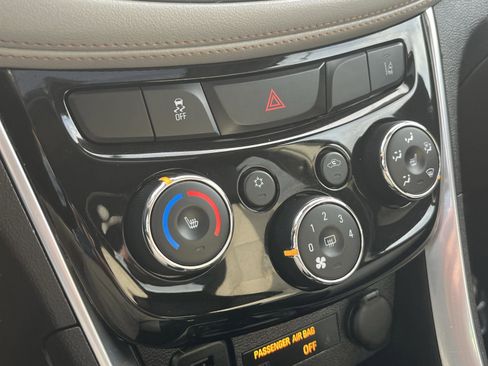 Used 2020 Chevrolet Trax Premier image 23