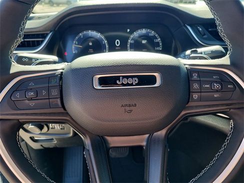 New 2025 Jeep Grand Cherokee L Laredo w/ Luxury Tech Group I image 11