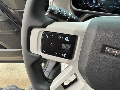 Used 2026 Land Rover Defender 110 S image 21