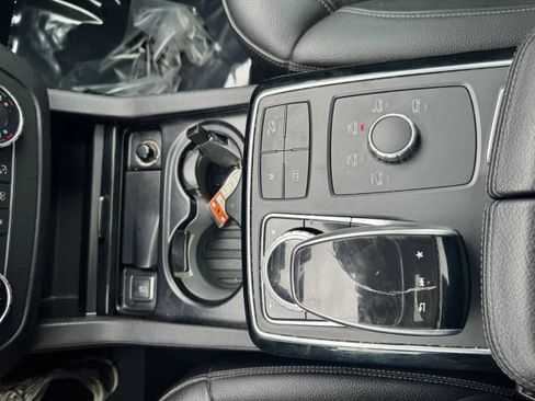 Used 2019 Mercedes-Benz GLE 400 4MATIC w/ Premium 2 Package image 19