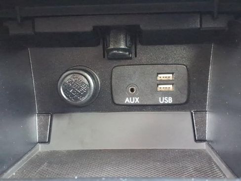 Used 2017 Subaru Outback 2.5i Touring AWD/4WD image 23