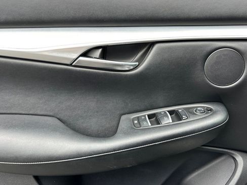 Used 2020 INFINITI QX50 Luxe w/ Navigation Package FWD image 11