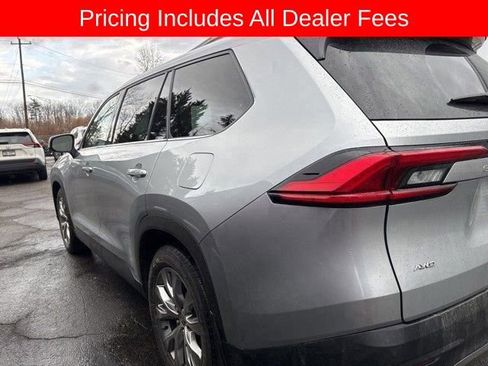 Used 2024 Toyota Grand Highlander AWD image 13