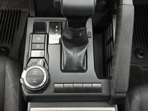 Used 2024 Toyota Tacoma SR5 AWD/4WD image 20