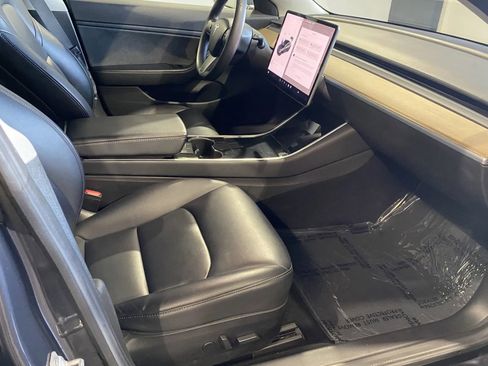 Used 2018 Tesla Model 3 Mid Range image 6