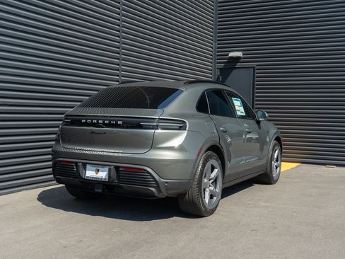 New 2026 Porsche Macan 4 Electric image 9