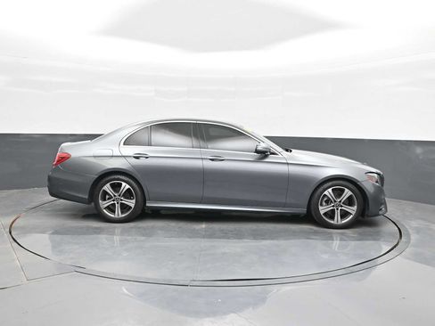 Used 2019 Mercedes-Benz E 300 4MATIC image 9