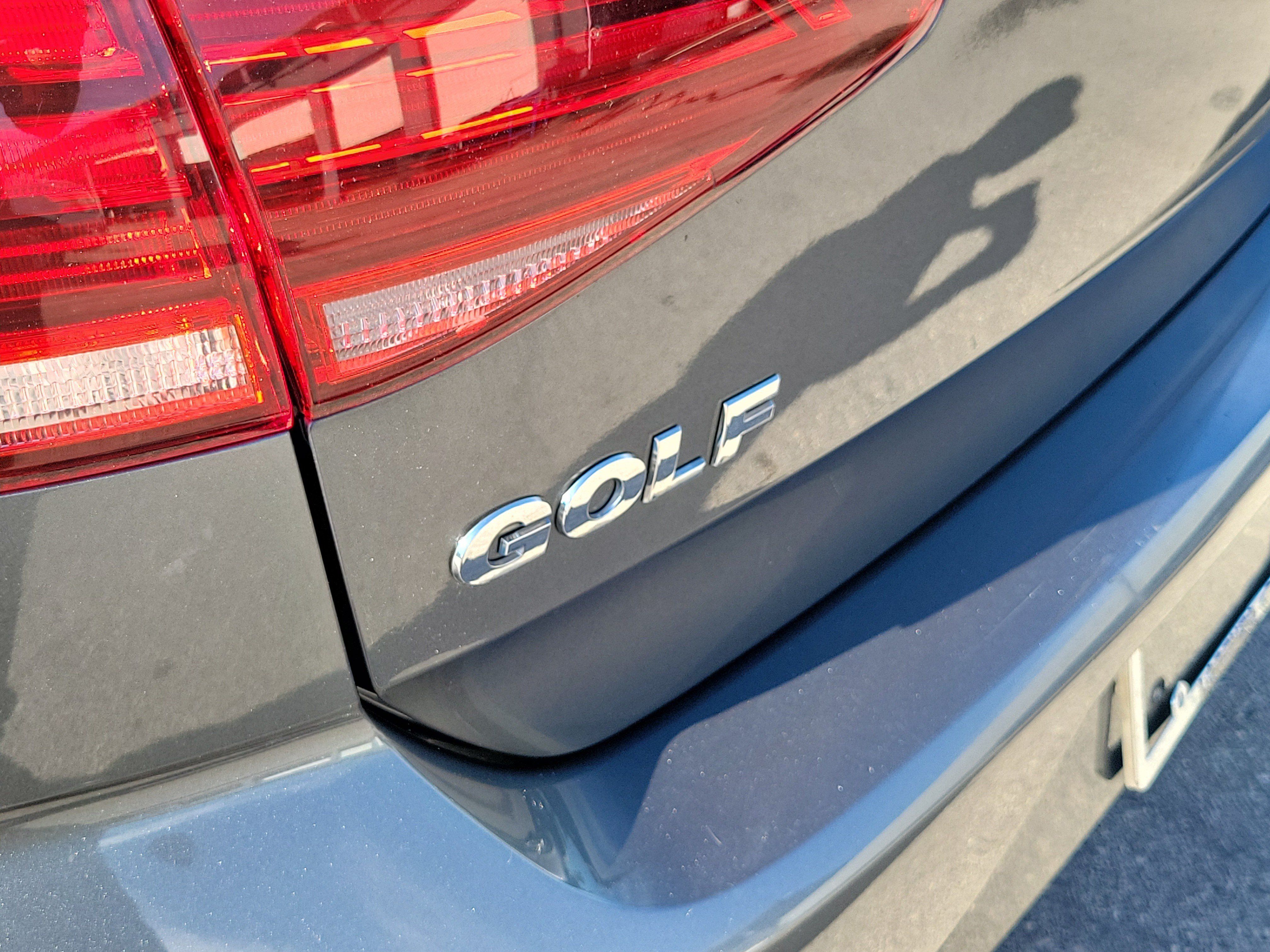 Used 2020 Volkswagen Golf 4-Door FWD image 28