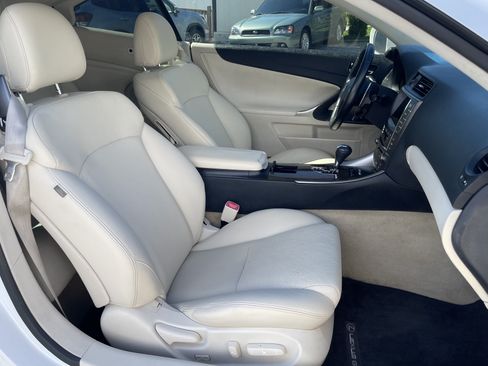 Used 2010 Lexus IS 250C RWD image 10