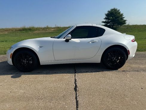 Used 2024 MAZDA MX-5 Miata RF Grand Touring image 12