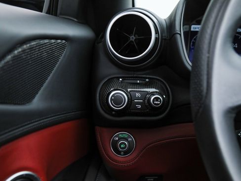 Certified 2019 Ferrari Portofino image 41