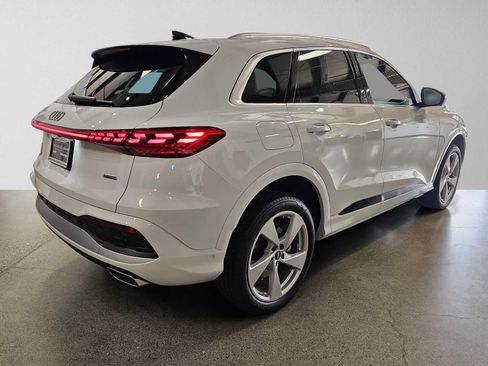 Used 2025 Audi Q5 Premium Plus AWD/4WD image 7