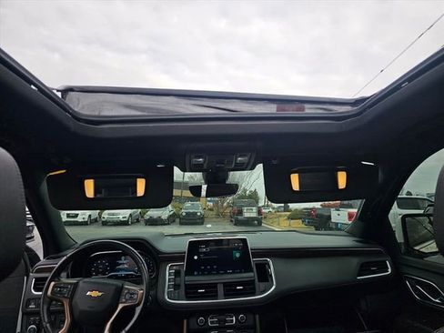 Used 2022 Chevrolet Suburban High Country image 27