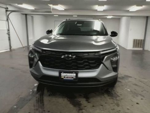 New 2026 Chevrolet Trax LT w/ Driver Confidence Package FWD image 3