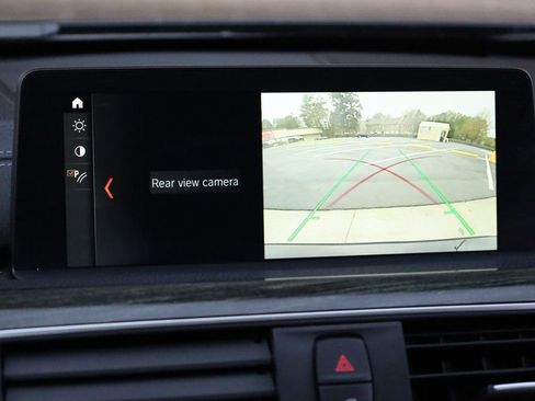 Used 2018 BMW 330e image 32