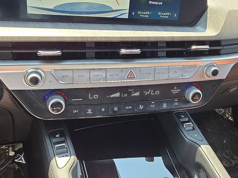 Used 2023 Kia Telluride EX w/ EX Captain's Chair Package FWD image 29
