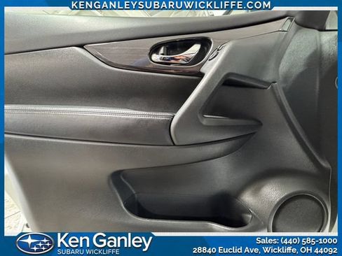 Used 2018 Nissan Rogue SV AWD/4WD image 10
