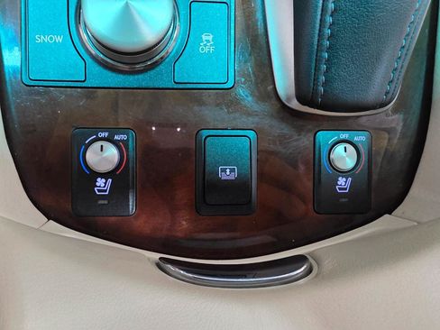 Used 2013 Lexus LS 460 w/ Comfort Pkg RWD image 34