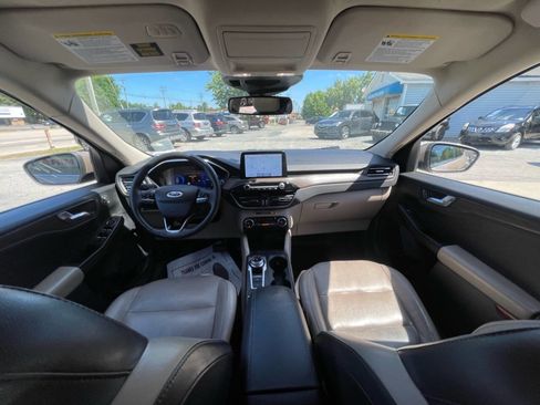 Used 2020 Ford Escape Titanium AWD/4WD image 23