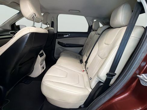 Used 2015 Ford Edge Titanium FWD image 33