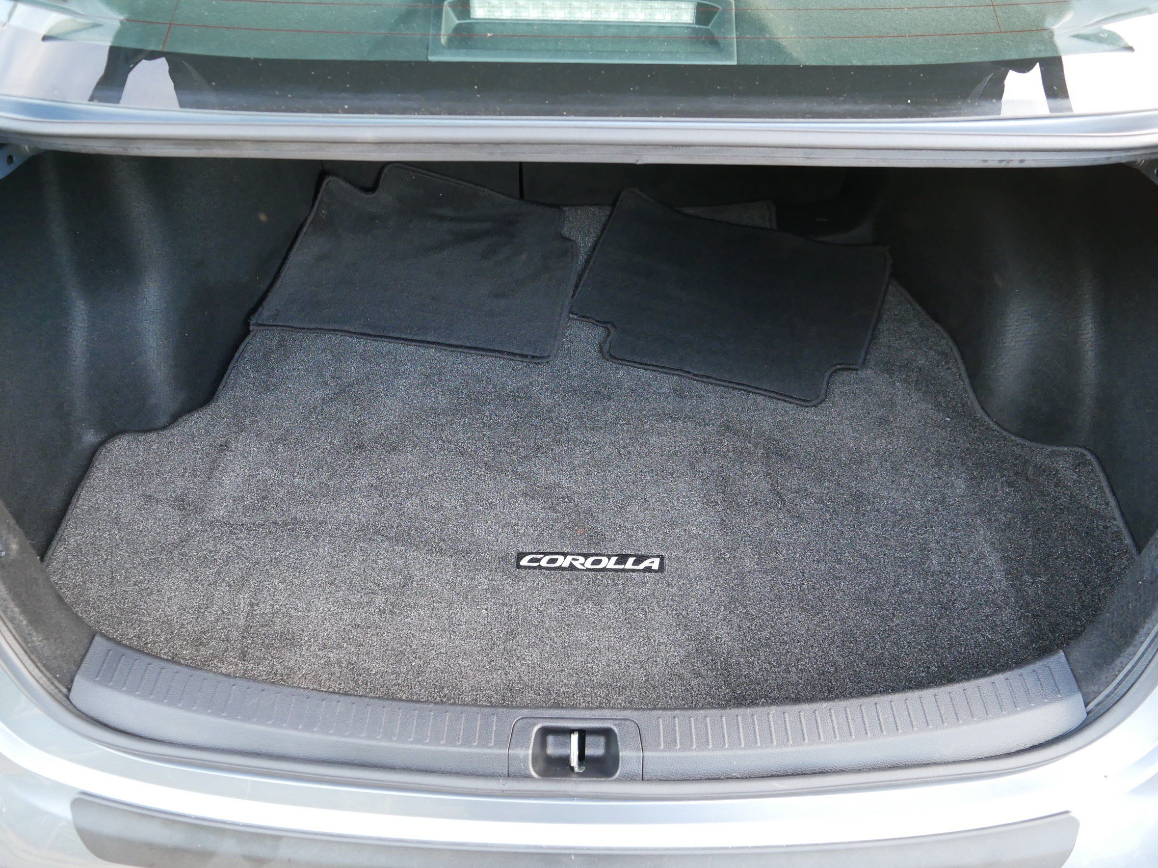 Used 2023 Toyota Corolla XSE w/ Carpet Mat Package (TMS) FWD image 18