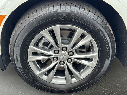 Certified 2022 Cadillac XT5 Premium Luxury w/ LPO, Floor Liner Package AWD/4WD image 9