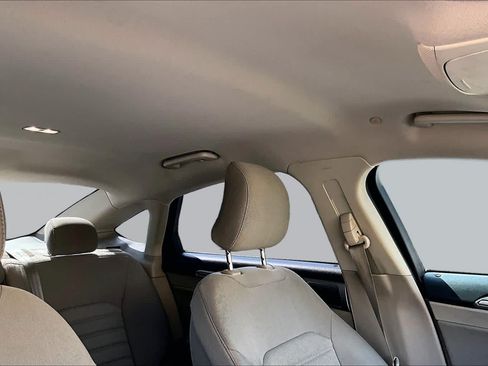 Used 2019 Ford Fusion SE FWD image 14
