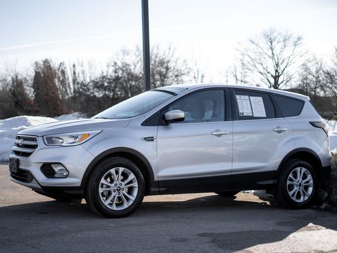 Used 2017 Ford Escape SE image 8
