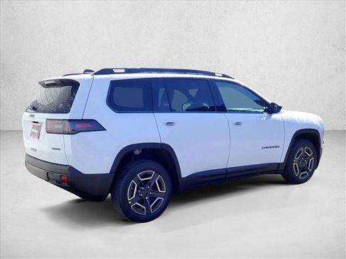 New 2026 Jeep Cherokee Laredo image 4