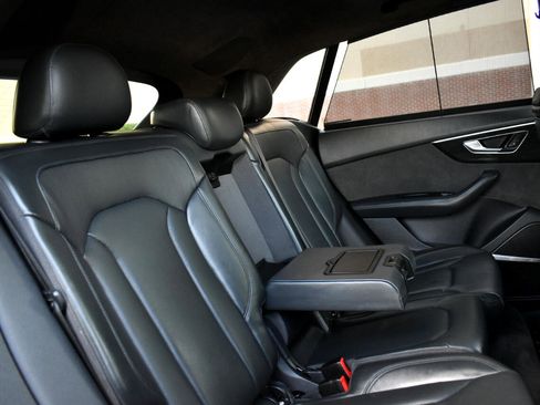 Used 2019 Audi Q8 Prestige w/ Luxury Package image 28