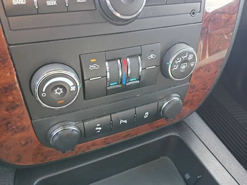 Used 2013 Chevrolet Avalanche LS w/ All-Star Edition RWD image 11