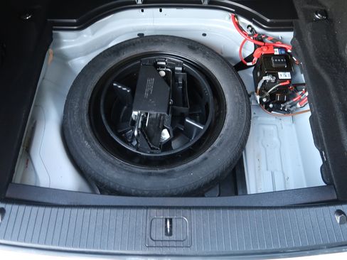 Used 2015 Mercedes-Benz E 400 4MATIC Sedan image 43