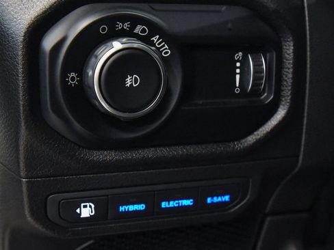 Used 2024 Jeep Wrangler Unlimited AWD/4WD image 18