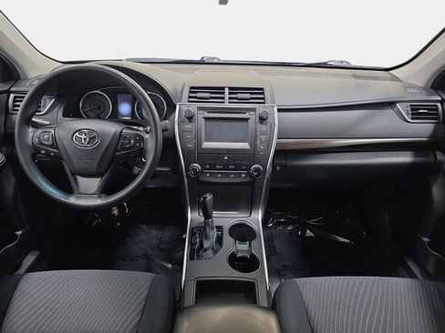 Used 2016 Toyota Camry LE image 10